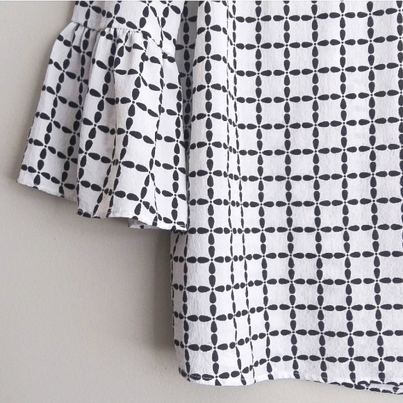 Elle Bell Sleeve Black & White Blouse - Picture 2 of 3
